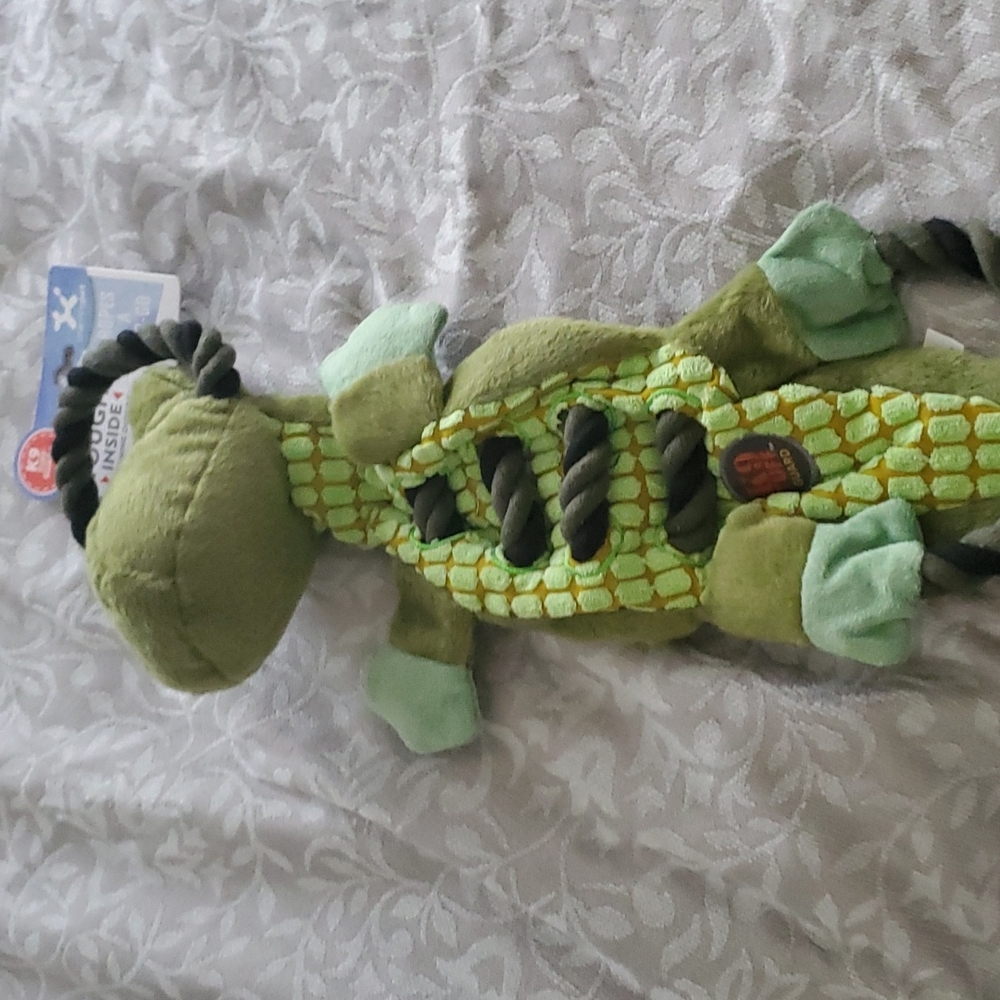 K-9 ROPE TOY TUG-OF-WAR HEAVY DUTY/IT SQUEAKS ON HEAD OF ALLIGATOR./17"